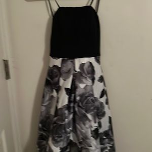 Gorgeous high low dress. Perfect in every way!